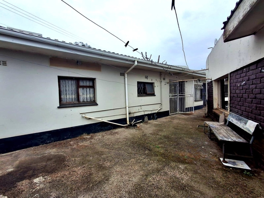 5 Bedroom Property for Sale in Mdantsane Eastern Cape